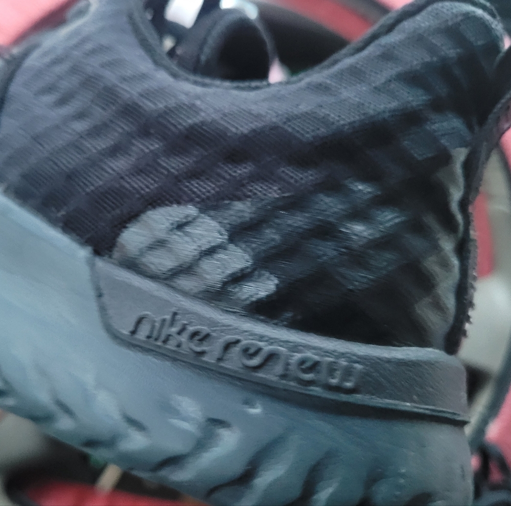 Black Nike Renew training gymnastics sneakers - Picture 2 of 7
